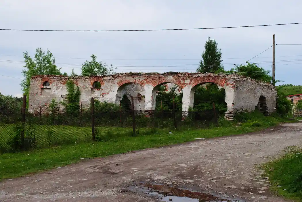 curtea nobiliară a cândeștilor din râu de mori