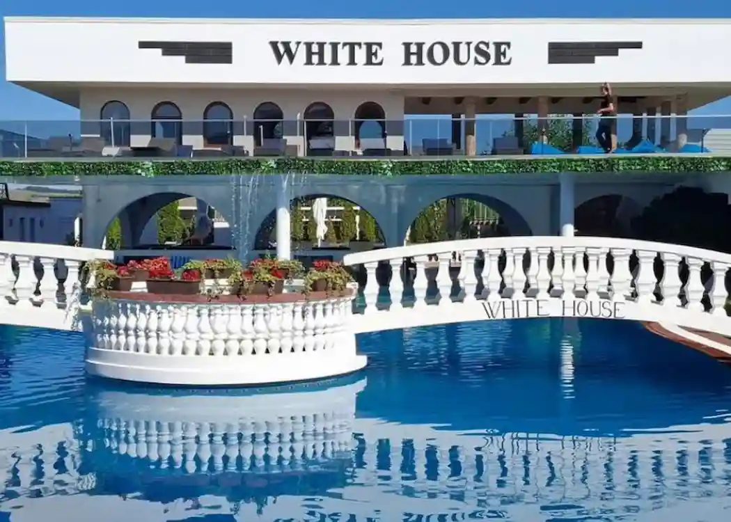 white house călan