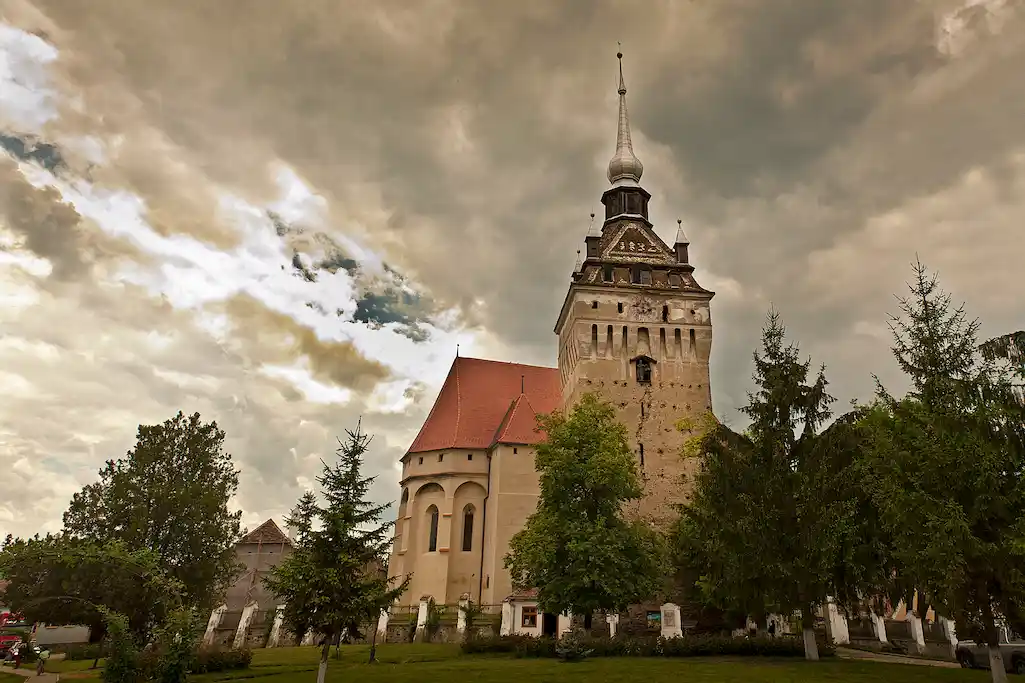 ansamblul bisericii evanghelice fortificate din saschiz