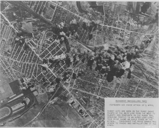 bucurești, 4 aprilie 1944 gara de nord în timpul bombardamentului american.
