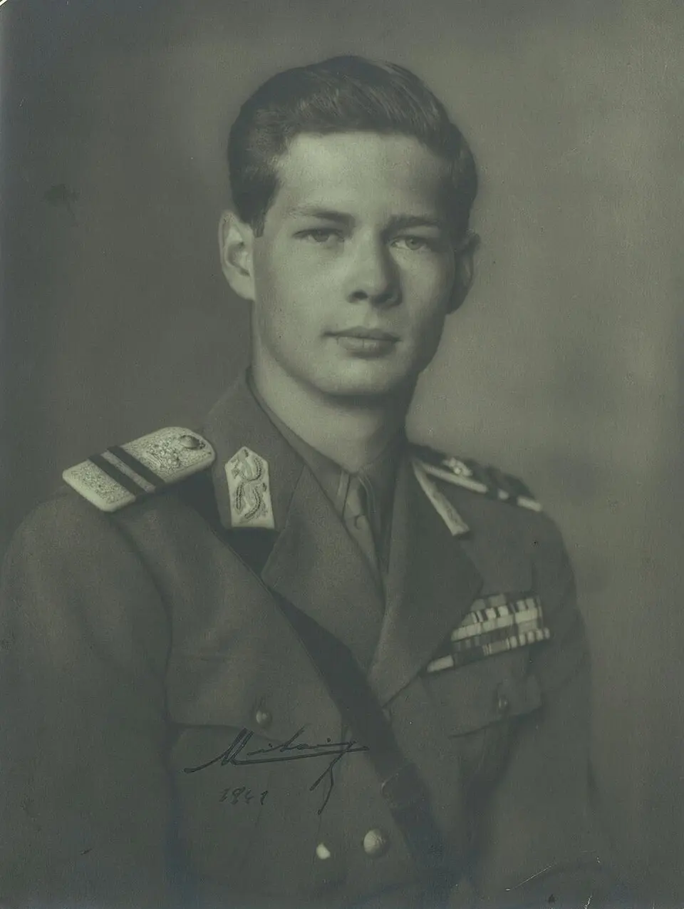 regele mihai i în uniforma armatei române, fotografie din 1941