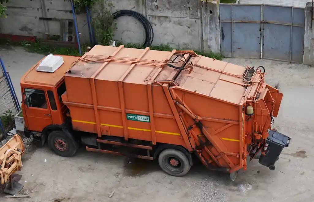 garbage truck in romania