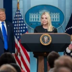 Donald Trump, alături de procurorul general Pam Bondi, la Casa Albă,