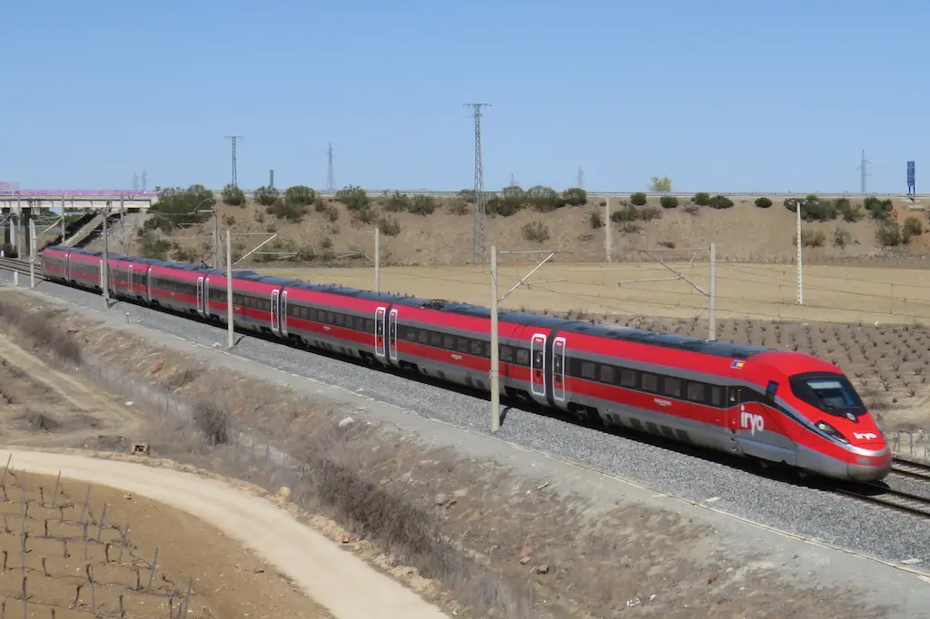 s109 de iryo realizando un trayecto madrid málaga (cropped)