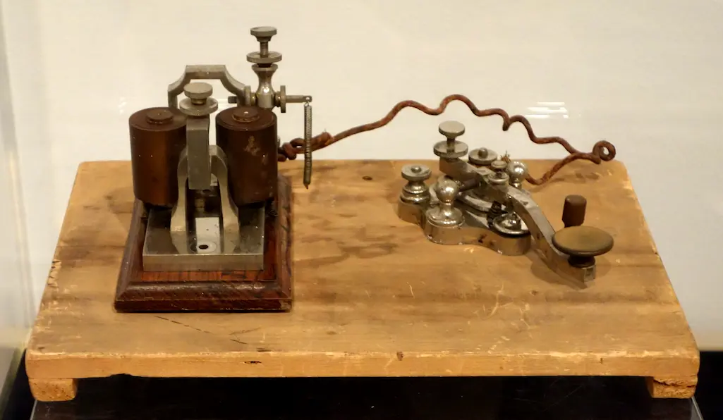 telegraph key and sounder, western electric manufacturing co, chicago, c. 1876 wisconsin historical museum dsc02817